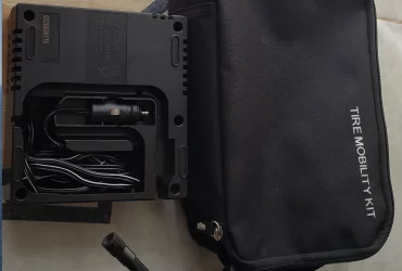 Mini Compresseur d'air Pompe gonfleur de Pneu Auto Voiture 12 V