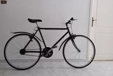 Vélo noir à vendre (350 DTN)